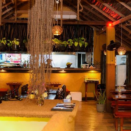 Coconut Style Restaurant & Milinda Guest Hotel Unawatuna Exterior foto