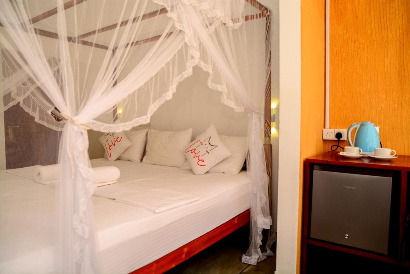 Coconut Style Restaurant & Milinda Guest Hotel Unawatuna Exterior foto