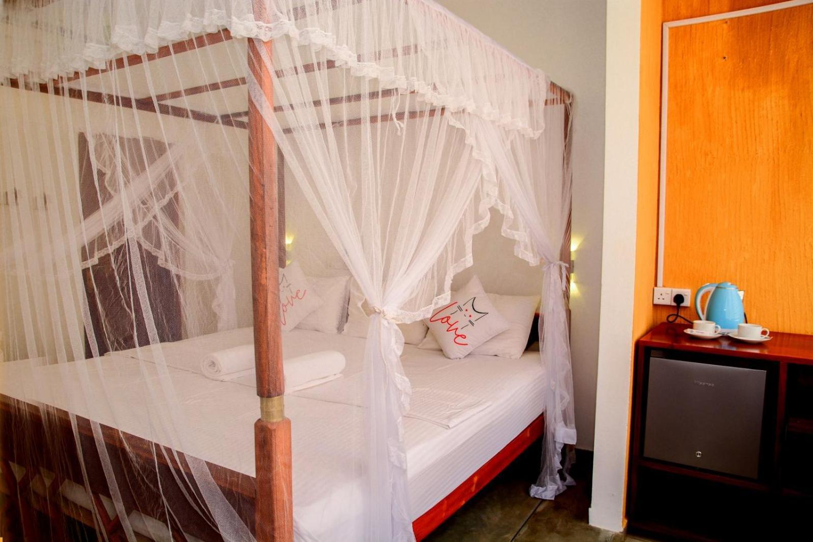 Coconut Style Restaurant & Milinda Guest Hotel Unawatuna Exterior foto