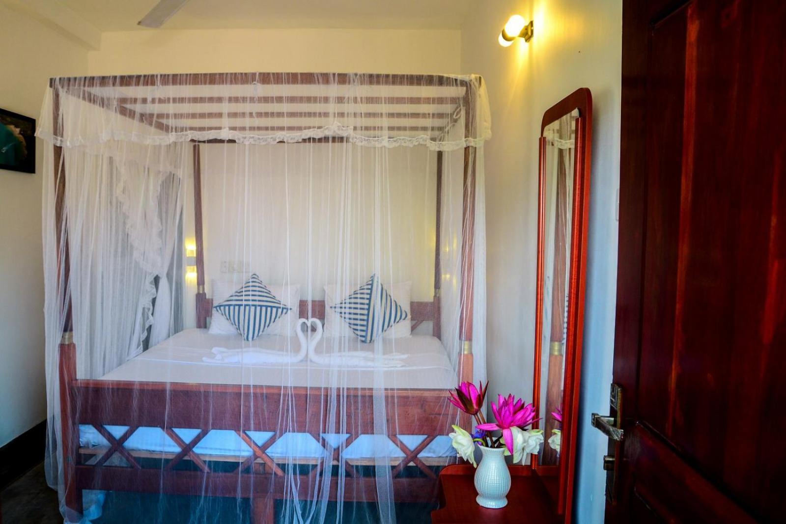 Coconut Style Restaurant & Milinda Guest Hotel Unawatuna Exterior foto