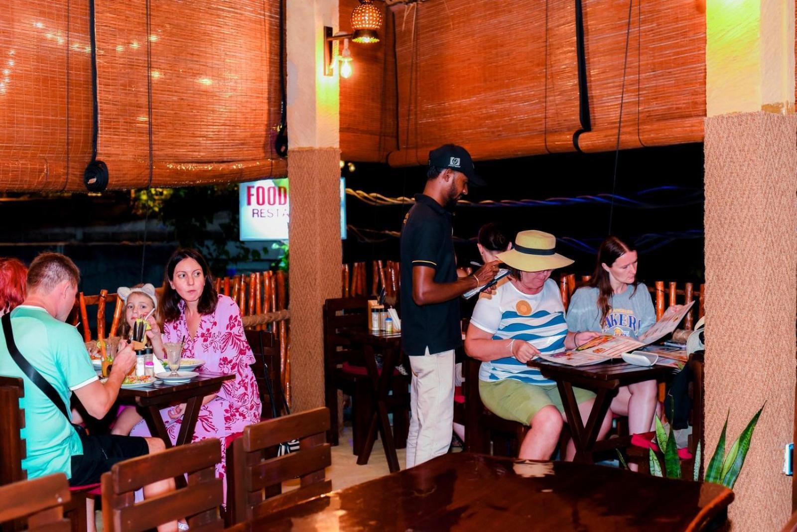 Coconut Style Restaurant & Milinda Guest Hotel Unawatuna Exterior foto