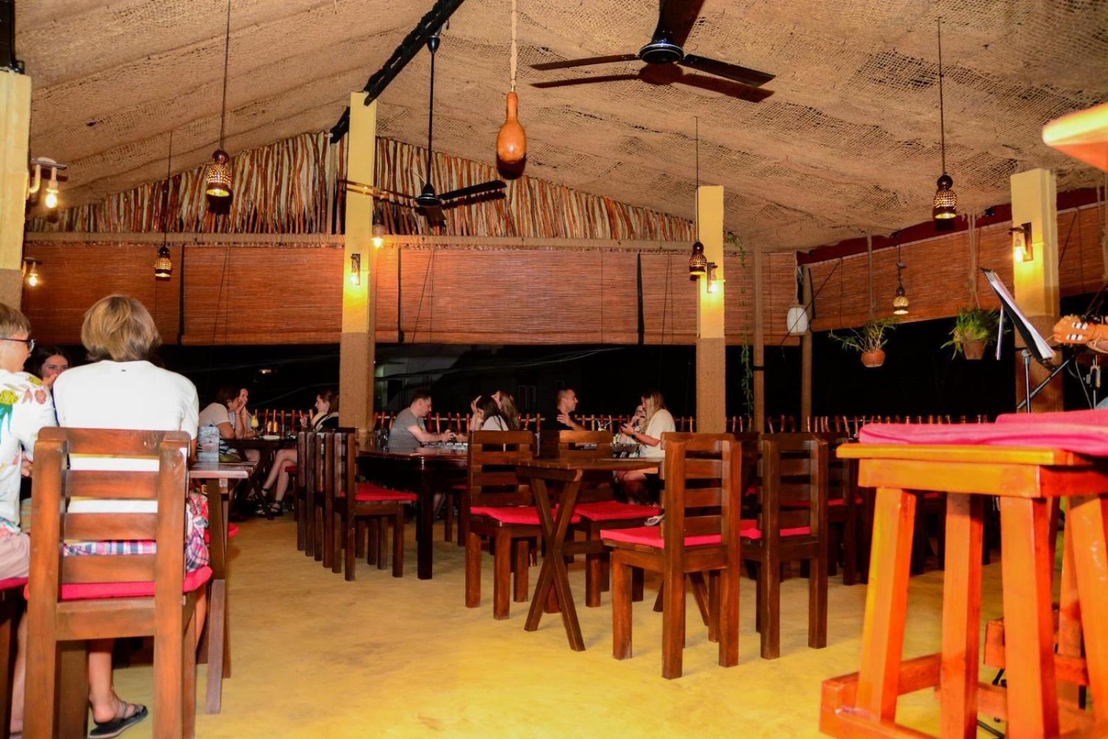 Coconut Style Restaurant & Milinda Guest Hotel Unawatuna Exterior foto