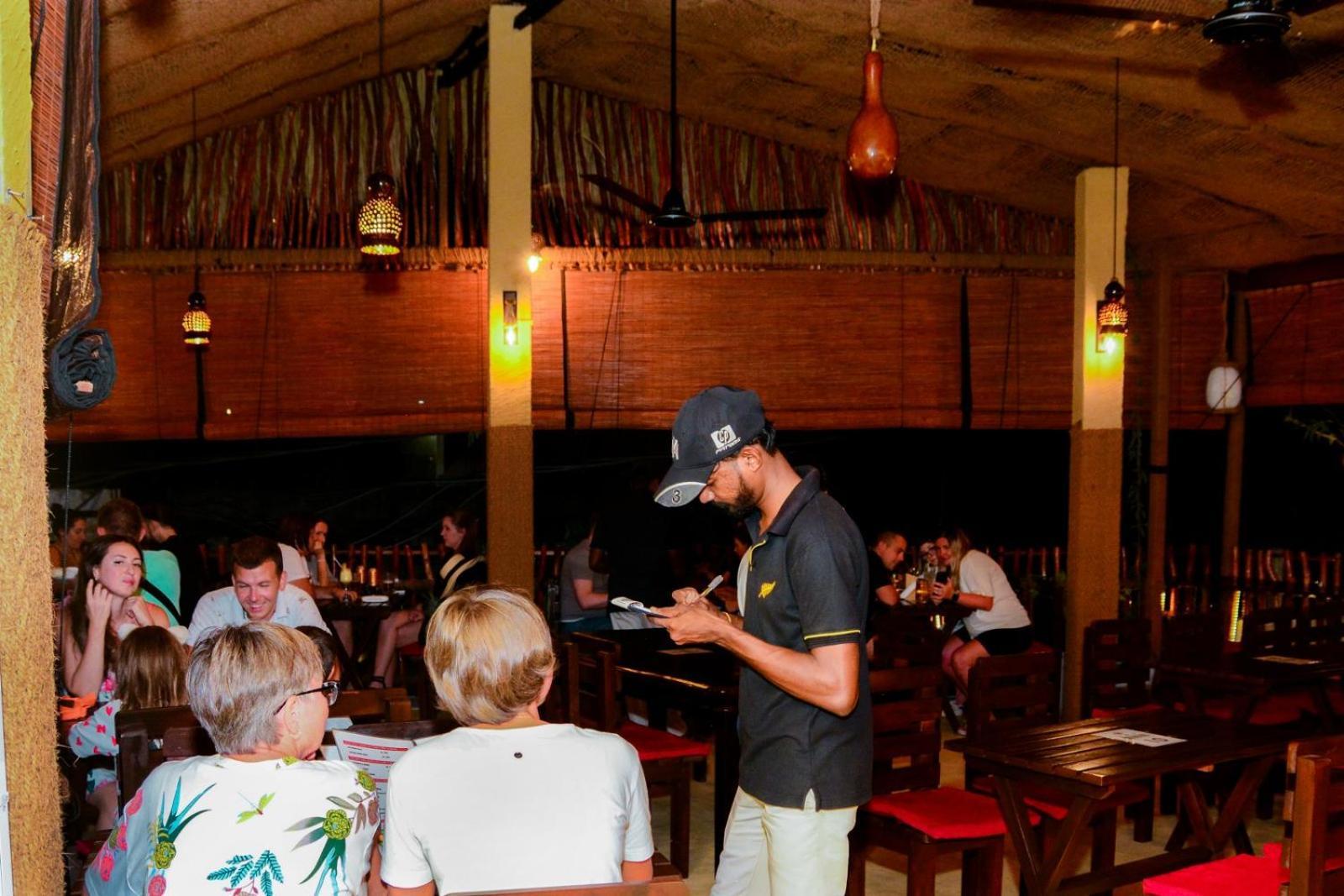 Coconut Style Restaurant & Milinda Guest Hotel Unawatuna Exterior foto